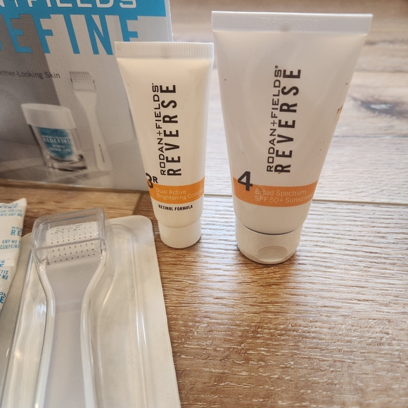 Rodan + Fields Set - Picture 4 of 4